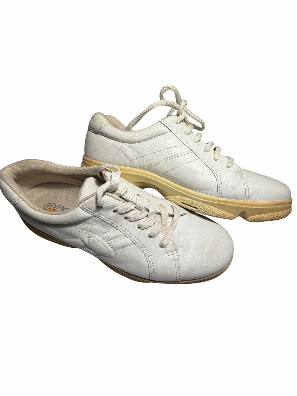 ECCO Classic White Leather Low Top Sneakers Womens Sz 39 (8.5)